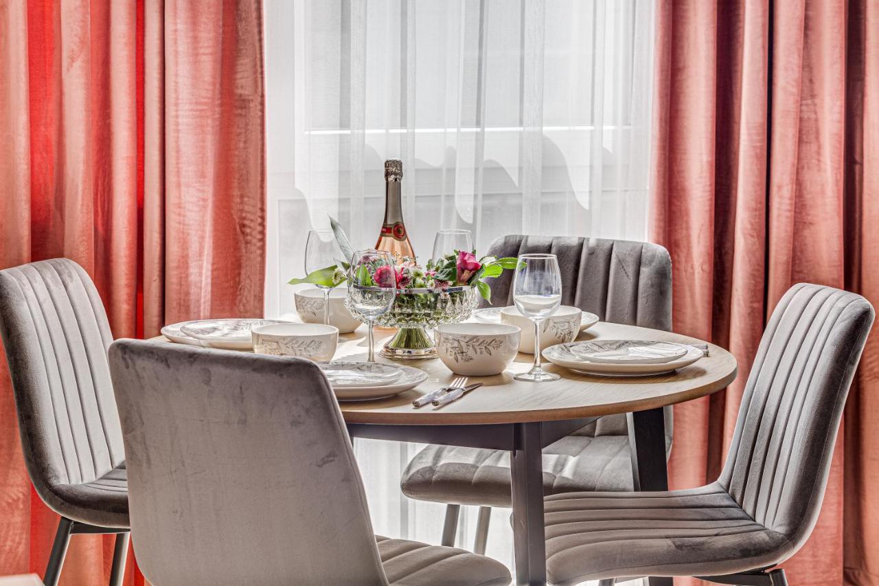 Elegant Apartment Near Afi & Atrium Mall Arad Esterno foto