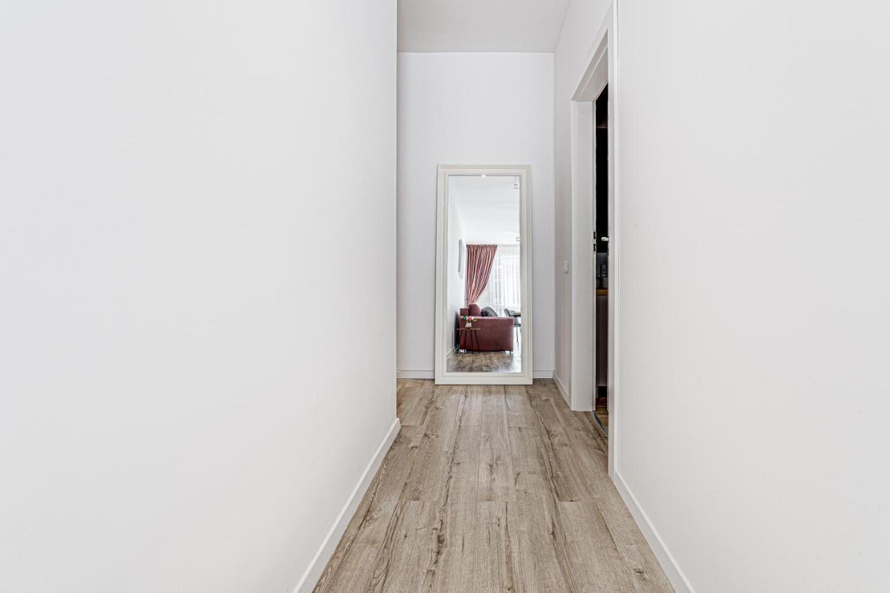 Elegant Apartment Near Afi & Atrium Mall Arad Esterno foto