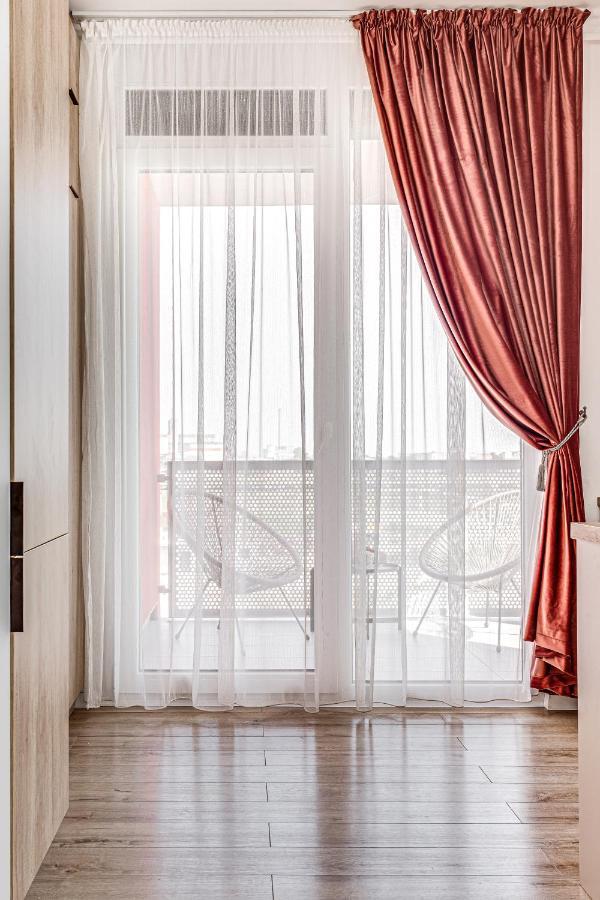 Elegant Apartment Near Afi & Atrium Mall Arad Esterno foto