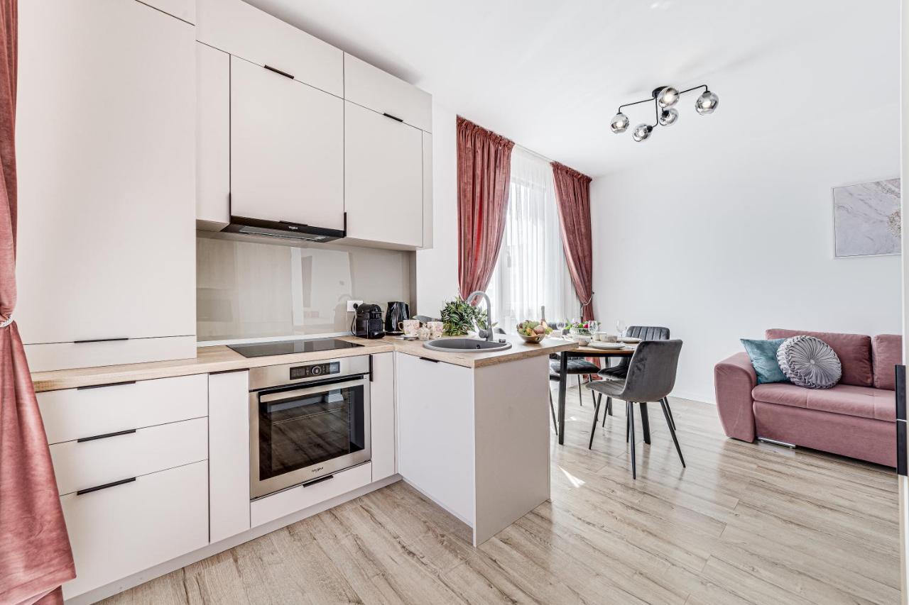 Elegant Apartment Near Afi & Atrium Mall Arad Esterno foto
